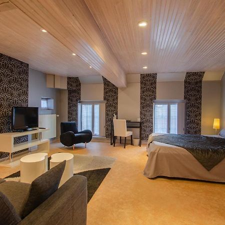 La Chambre D'Amis La Costignieres Montgueux Luaran gambar