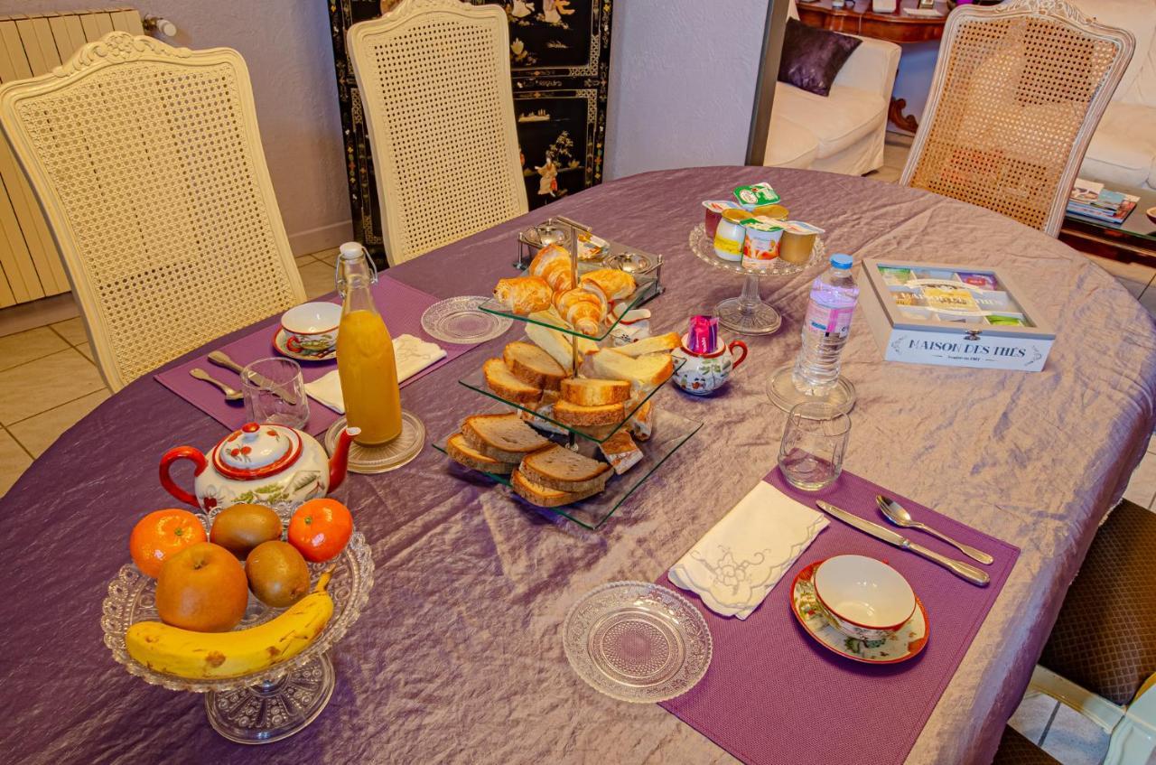 La Chambre D'Amis La Costignieres Montgueux Luaran gambar