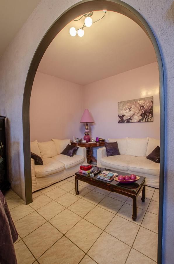 La Chambre D'Amis La Costignieres Montgueux Luaran gambar