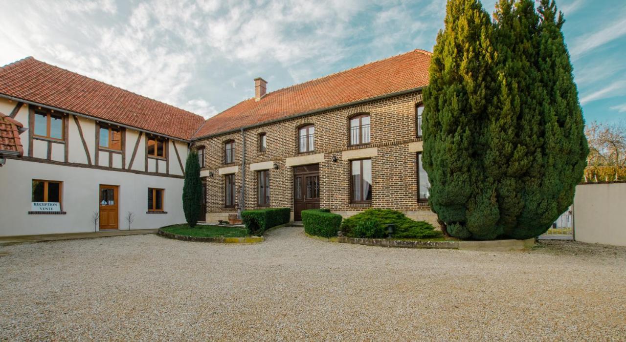 La Chambre D'Amis La Costignieres Montgueux Luaran gambar