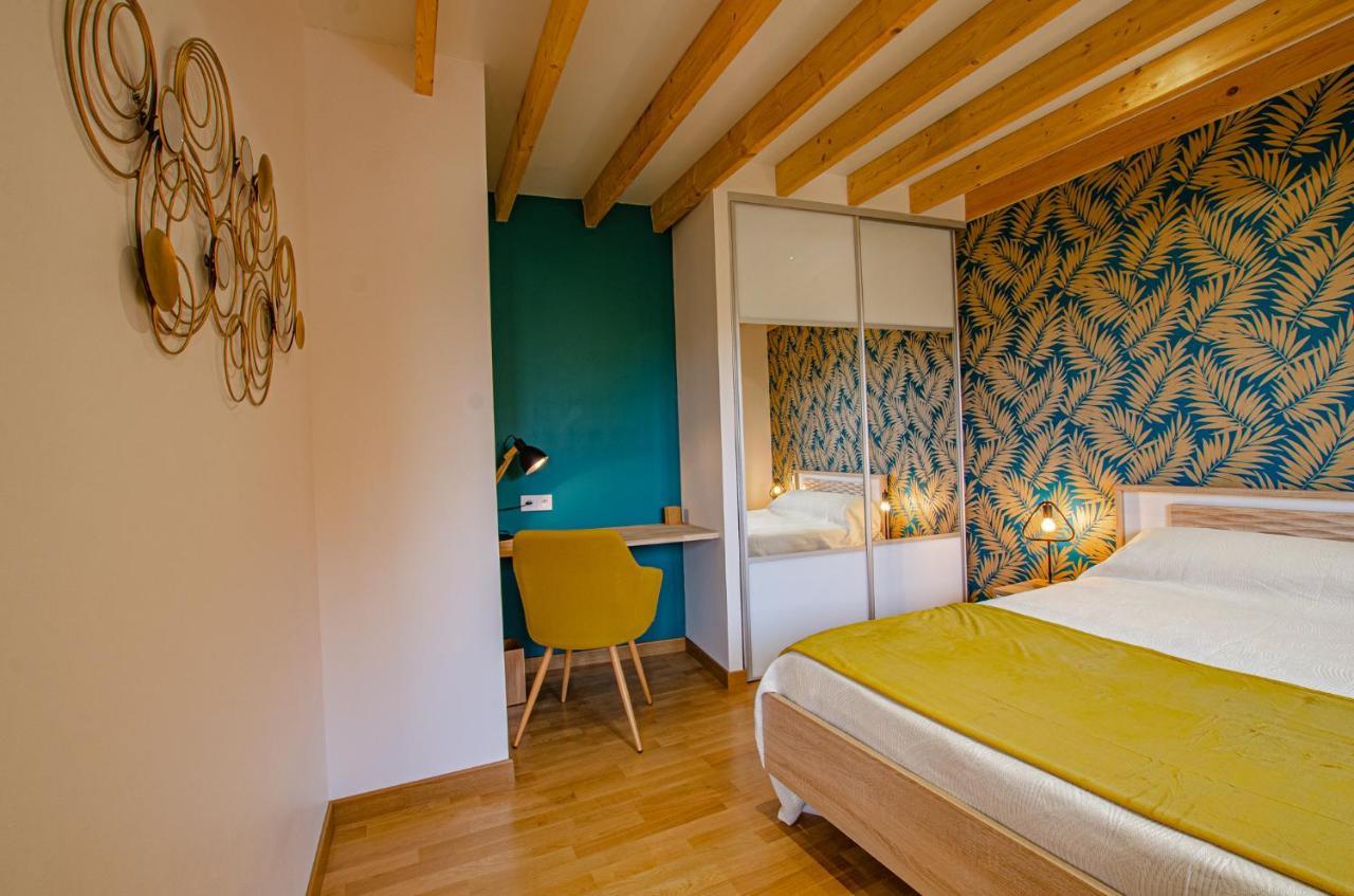La Chambre D'Amis La Costignieres Montgueux Luaran gambar