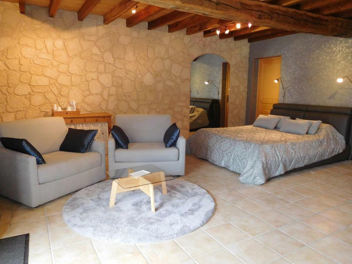 La Chambre D'Amis La Costignieres Montgueux Luaran gambar