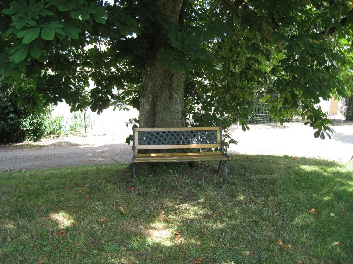 La Chambre D'Amis La Costignieres Montgueux Luaran gambar