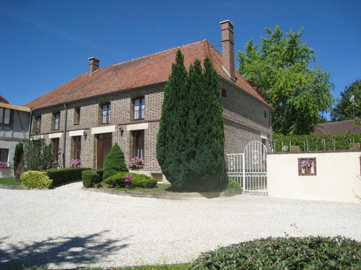 La Chambre D'Amis La Costignieres Montgueux Luaran gambar