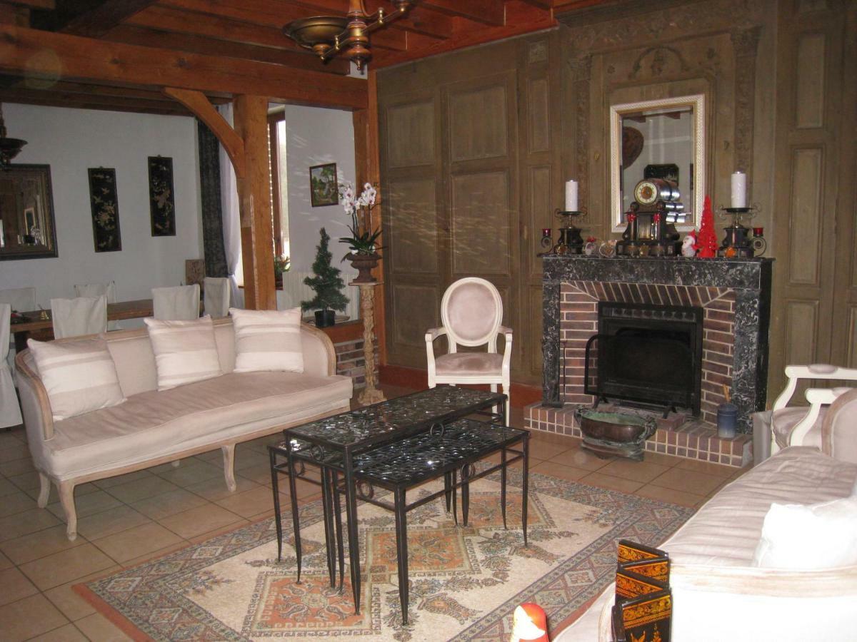La Chambre D'Amis La Costignieres Montgueux Luaran gambar