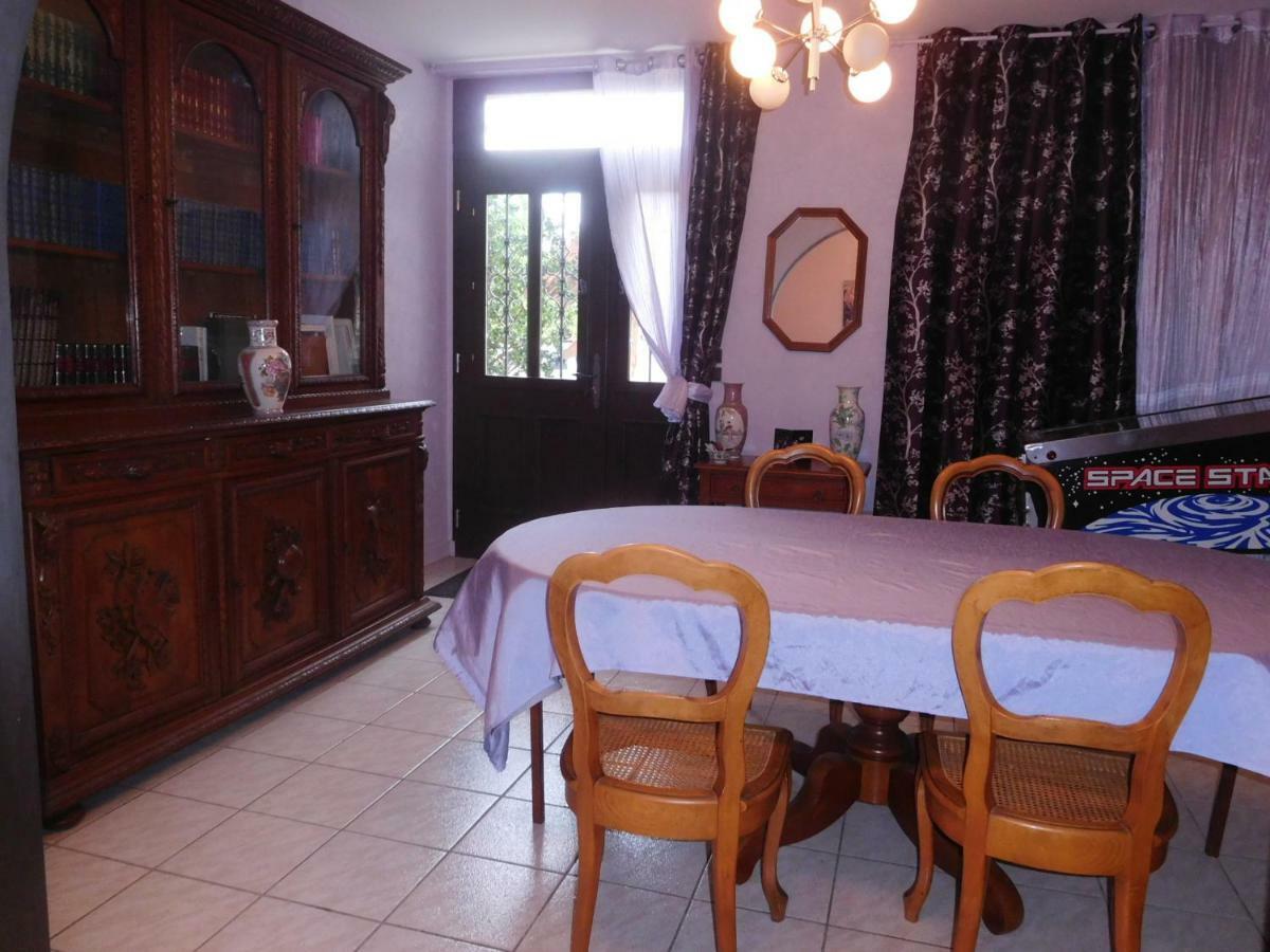 La Chambre D'Amis La Costignieres Montgueux Luaran gambar