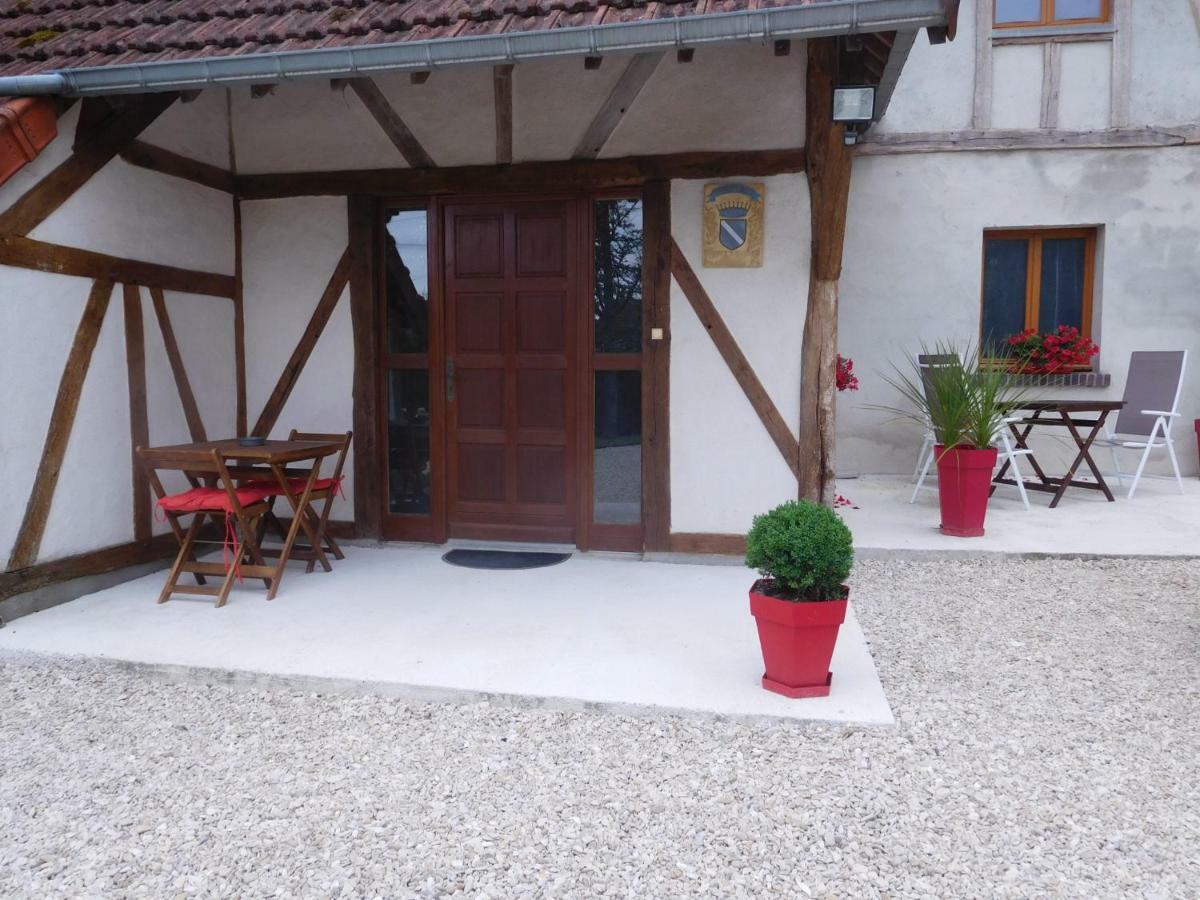 La Chambre D'Amis La Costignieres Montgueux Luaran gambar