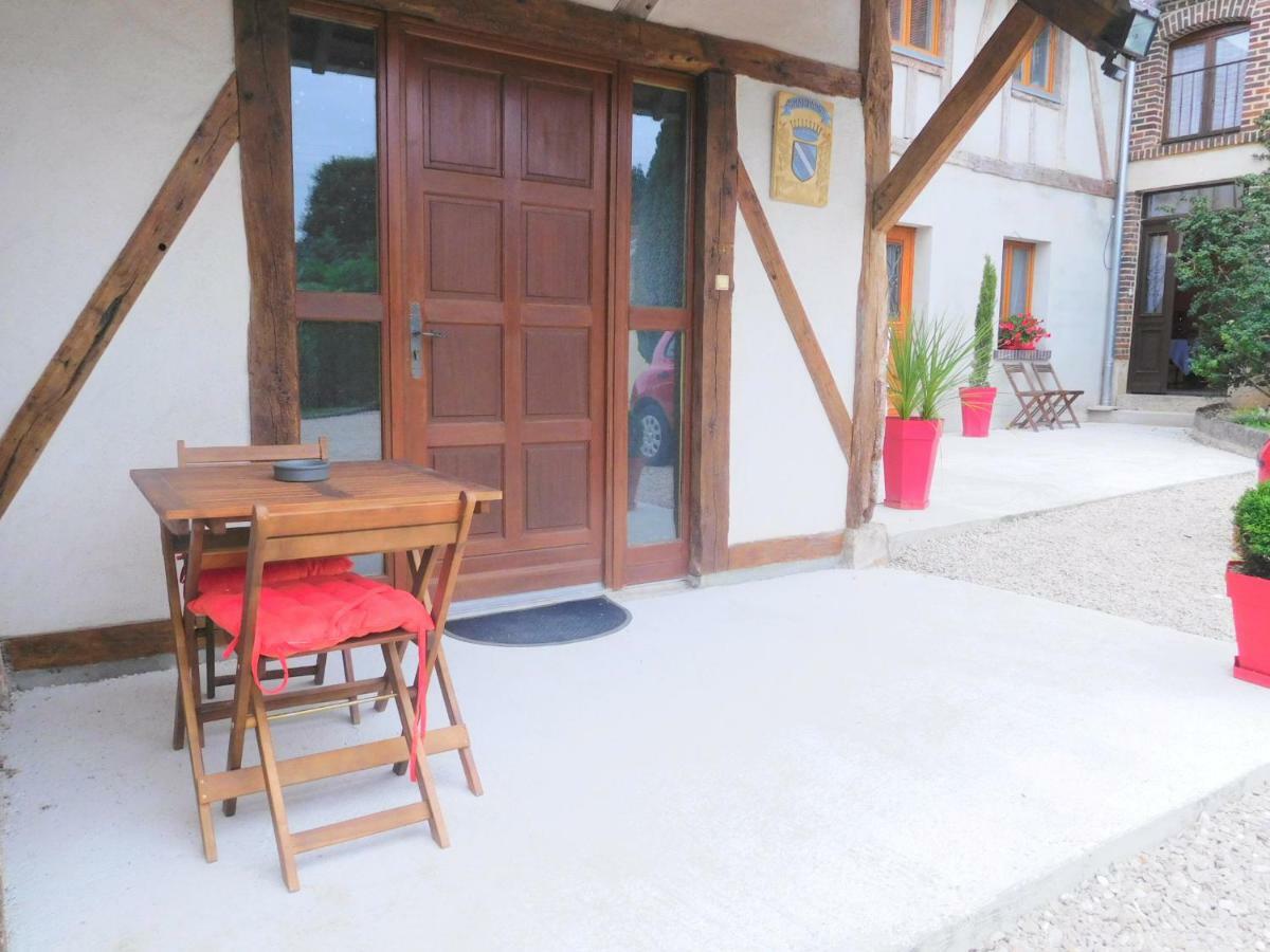 La Chambre D'Amis La Costignieres Montgueux Luaran gambar